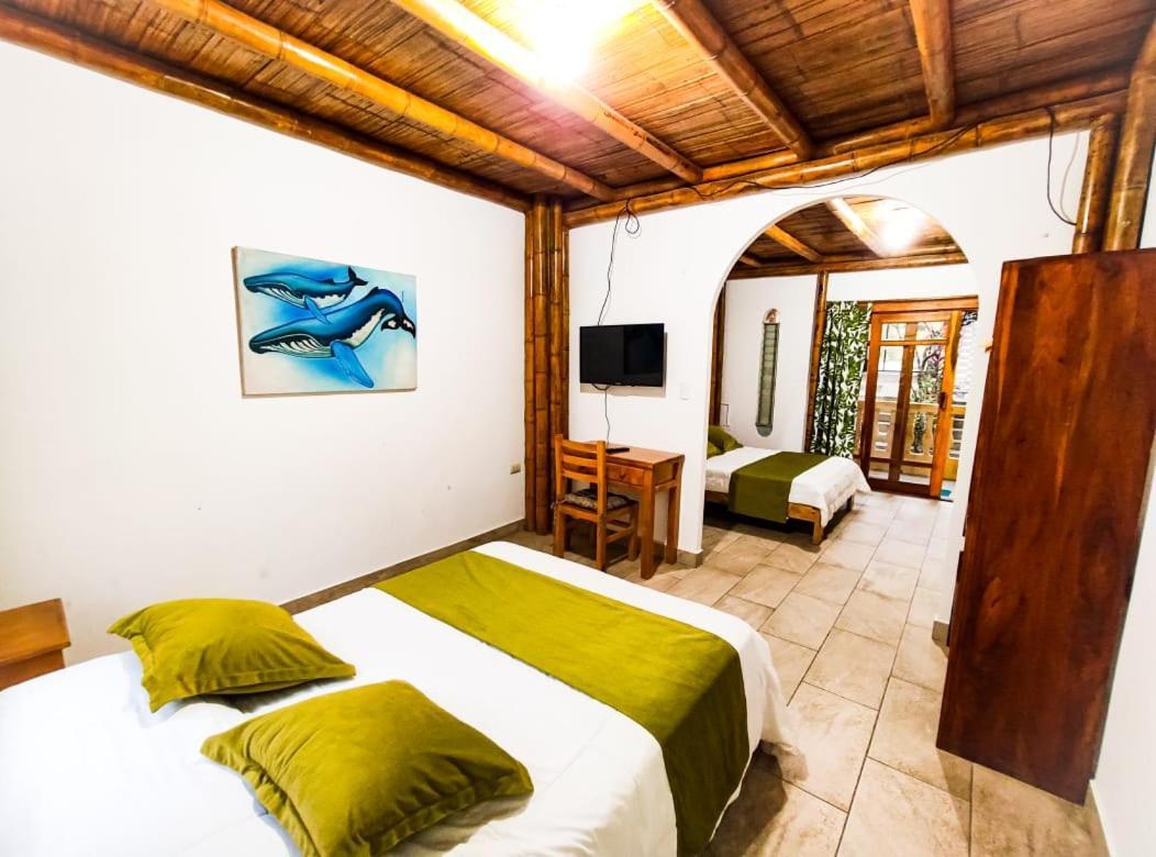 Tuzco Lodge ปูแอร์โตโลเปซ ภายนอก รูปภาพ