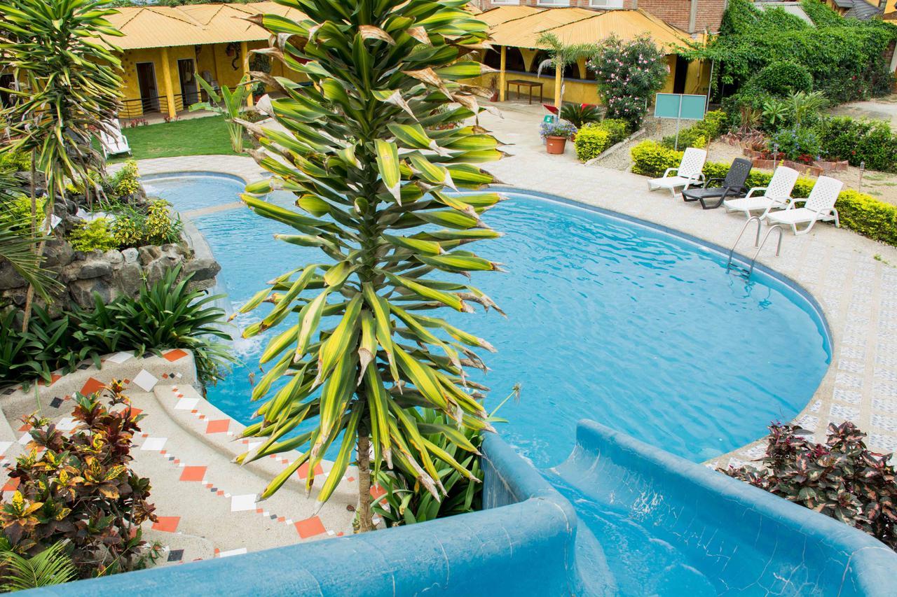Tuzco Lodge ปูแอร์โตโลเปซ ภายนอก รูปภาพ