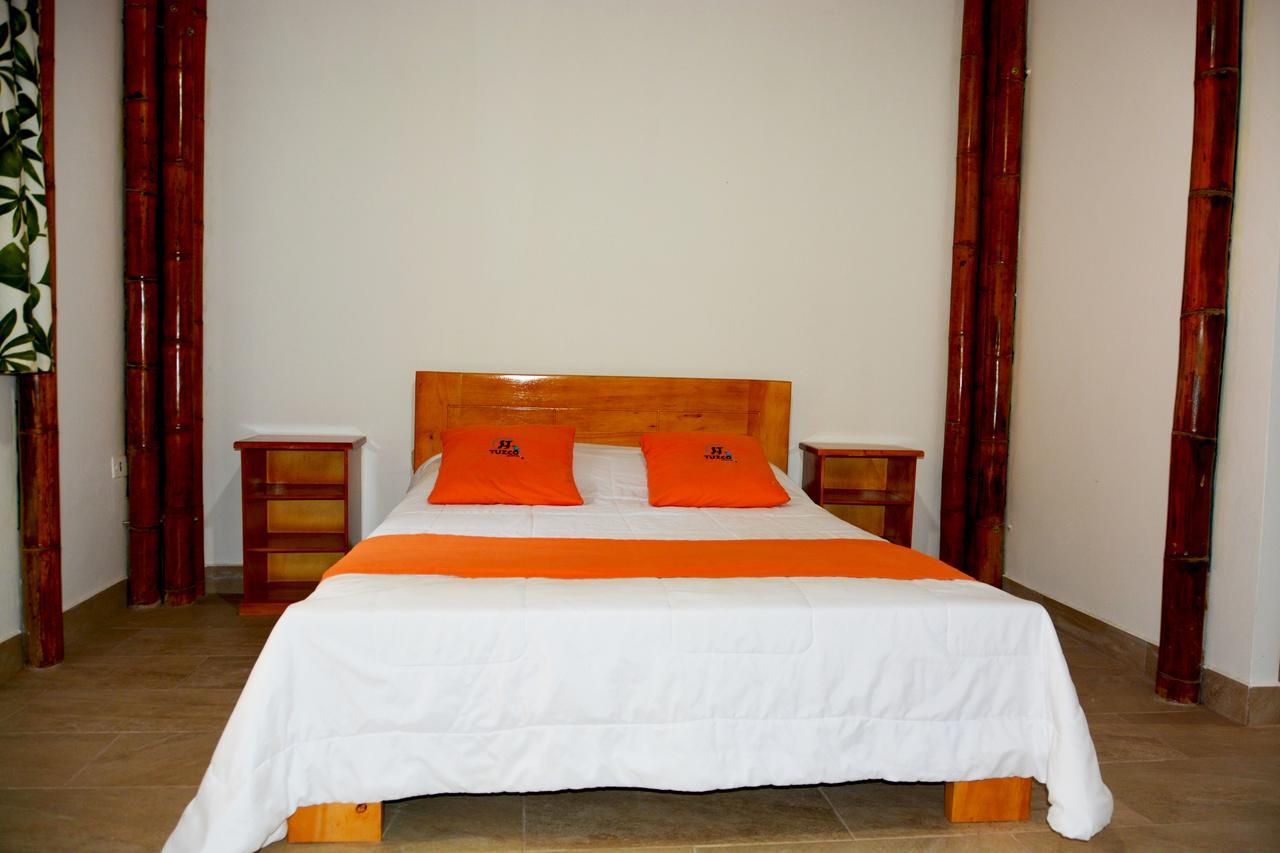 Tuzco Lodge ปูแอร์โตโลเปซ ภายนอก รูปภาพ