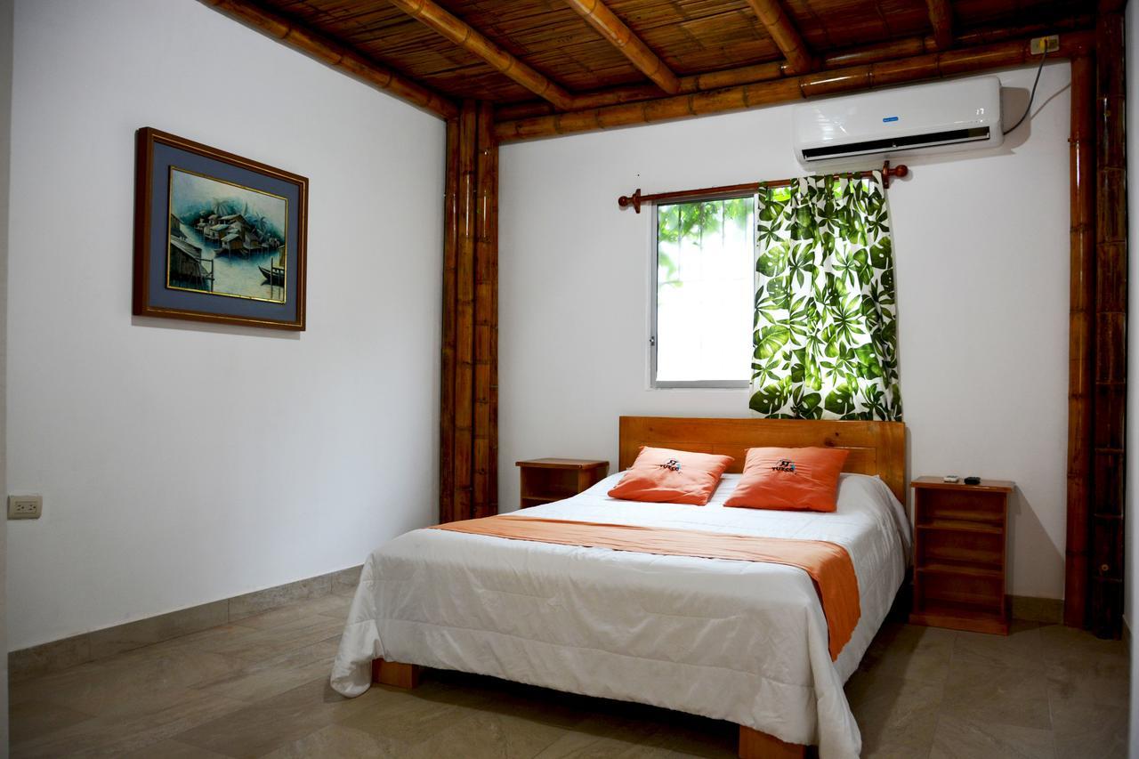 Tuzco Lodge ปูแอร์โตโลเปซ ภายนอก รูปภาพ