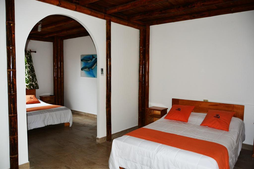 Tuzco Lodge ปูแอร์โตโลเปซ ภายนอก รูปภาพ