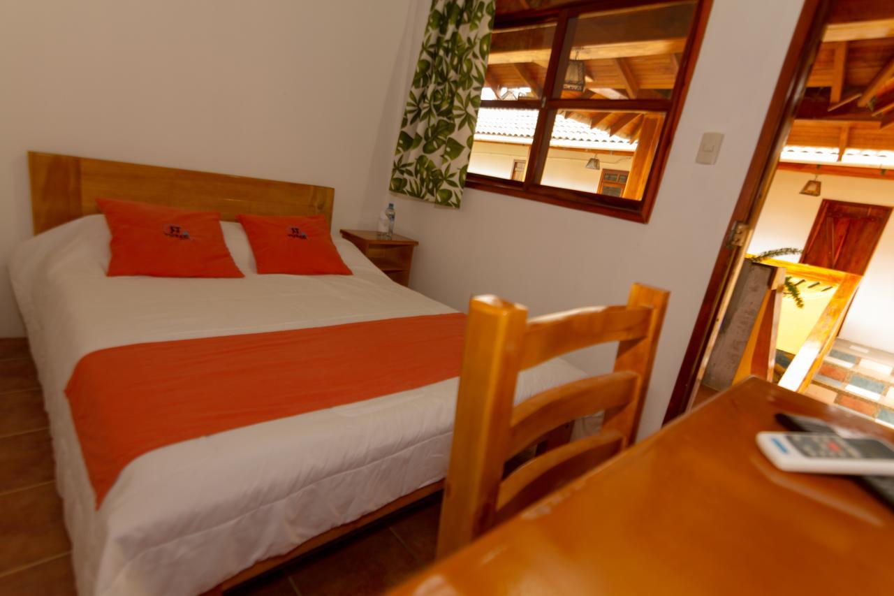 Tuzco Lodge ปูแอร์โตโลเปซ ภายนอก รูปภาพ